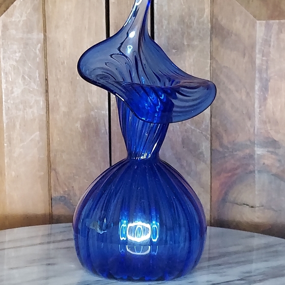 Jack-in-the-Pulpit Vase - Picture 10 of 14